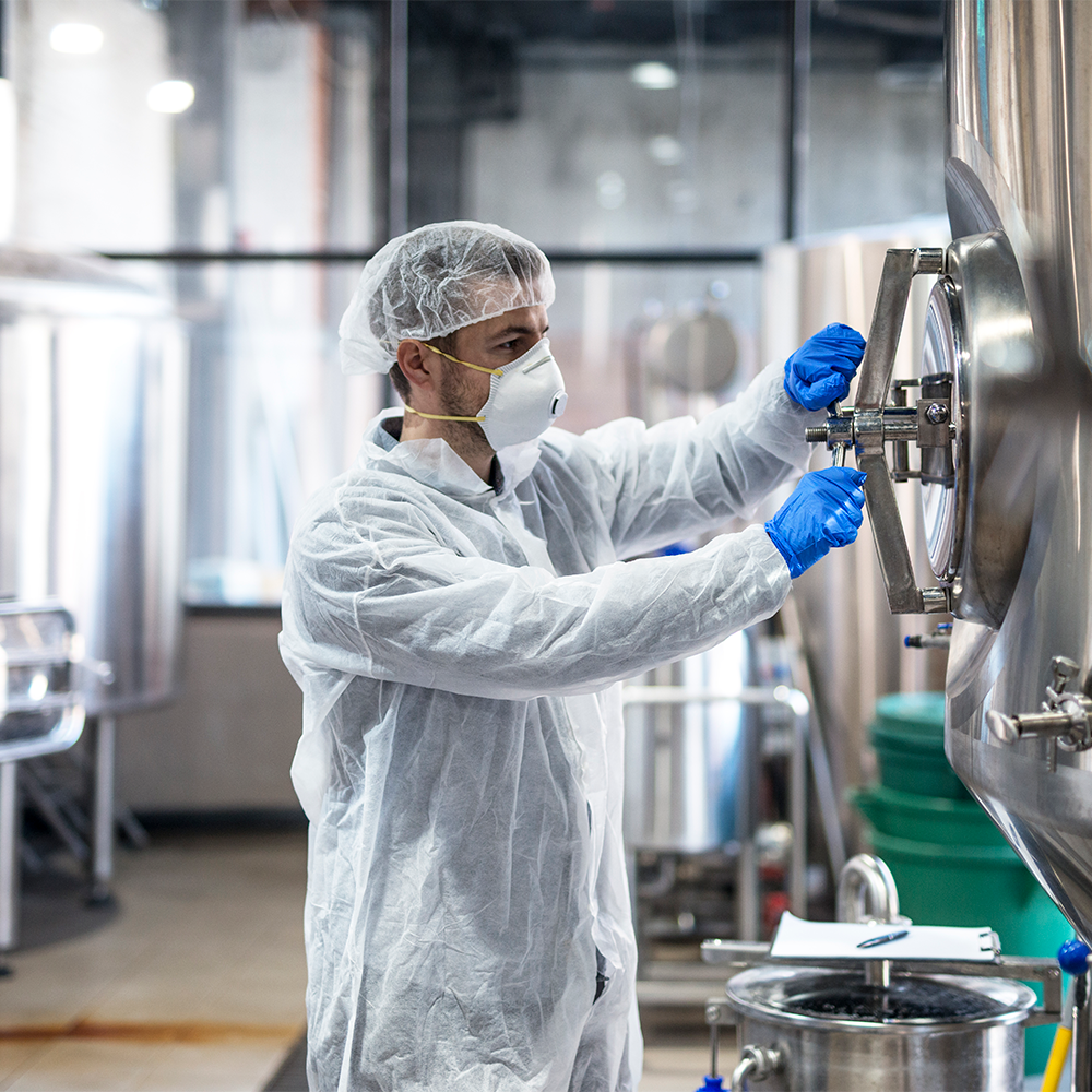 Linha de produção de indústria alimentícia, geradora de resíduos de óleo em escala